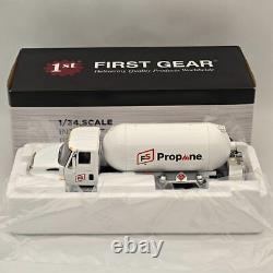 1/34 FIRST lnternational DuraStar Propane Truck 10-4270 White DIECAST Model