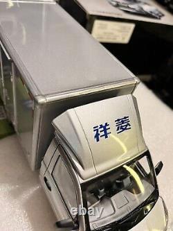 118 Scale Foton V1 Minivan Delivery Truck Dealer Edition Sliver Diecast Model