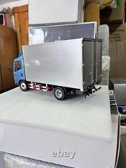 118 Scale Iveco C300 Cargo Truck Lorry Diecast Model Car