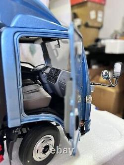 118 Scale Iveco C300 Cargo Truck Lorry Diecast Model Car