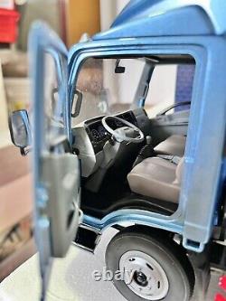 118 Scale Iveco C300 Cargo Truck Lorry Diecast Model Car