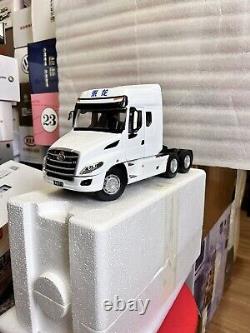 124 Scale DF Motor T7 White Truck Tractor Diecast Model Car