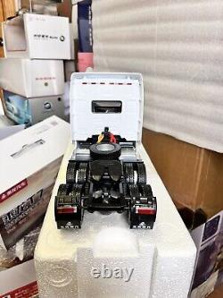 124 Scale DF Motor T7 White Truck Tractor Diecast Model Car