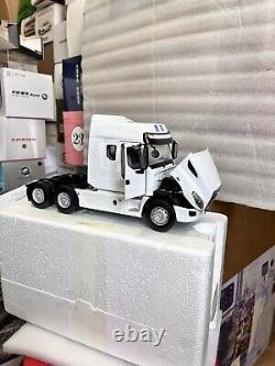 124 Scale DF Motor T7 White Truck Tractor Diecast Model Car