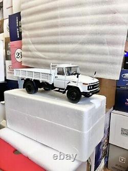 124 Scale Faw CA141 White Truck Tractor Flatbed Diecast Models Car