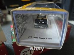 Inno64 164 Nissan Sunny Hakotora Inno Santa Truck 2021 X'Mas CHASE GOLD